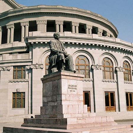 Hotel Meg Jereván Kültér fotó