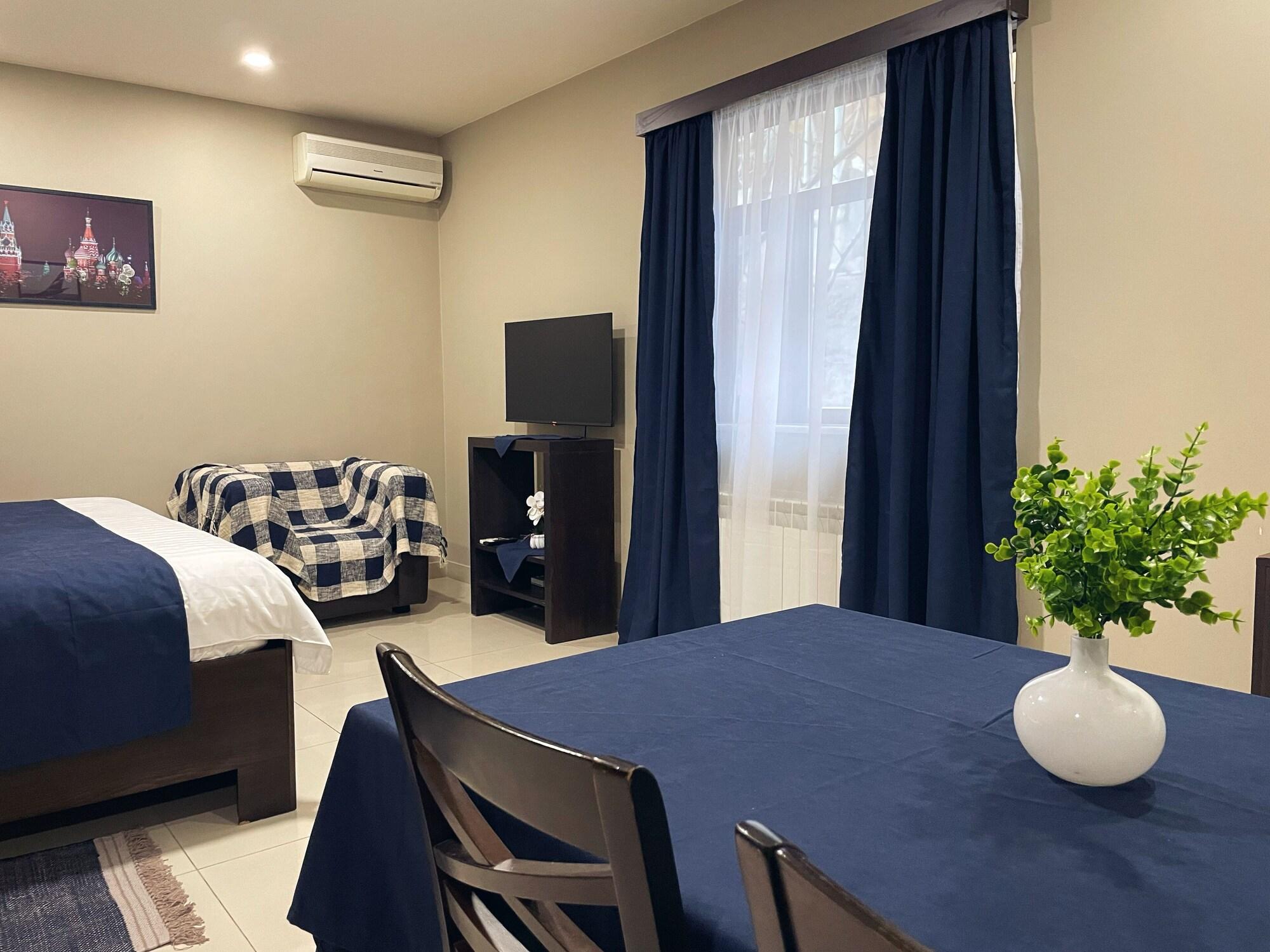 Hotel Meg Jereván Kültér fotó