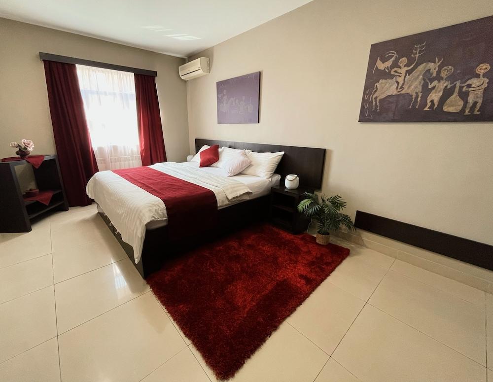 Hotel Meg Jereván Kültér fotó
